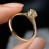 Anillo de compromiso con diamante natural de 1.0ct corte oval con certificación GIA elaborado en oro amarillo de 14k