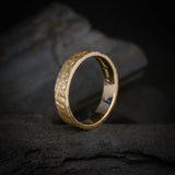Par de argollas de matrimonio macizas de 2.5mm y 4.5mm elaboradas en oro amarillo de 10k