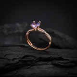 Anillo de compromiso con amatista natural de 1.0ct corte brillante y 18 diamantes naturales laterales elaborado en oro rosa de 14k