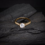 Anillo de compromiso con moissanita de 1 quilate con certificado GRA y 10 diamantes laterales elaborado en oro amarillo de 14 kilates