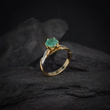 Anillo de compromiso con esmeralda natural de 1.0ct corte brillante elaborado en oro amarillo y blanco de 14k