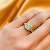 Anillo de compromiso con diamante natural central de .40ct corte princesa con certificación GIA y .45ct de diamantes naturales laterales elaborado en oro amarillo de 14k