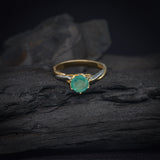 Anillo de compromiso con esmeralda natural de 1.0ct corte brillante elaborado en oro amarillo y blanco de 14k