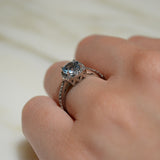 Anillo de compromiso con topacio natural de 1.0ct corte brillante y 32 diamantes  naturales elaborado en oro blanco de 14k