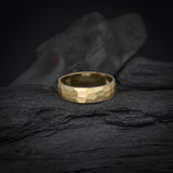 Argolla de matrimonio maciza de 5mm elaborada en oro amarillo de 18k