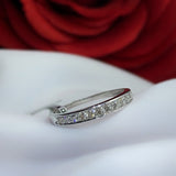 Media churumbela con .28ct de diamantes naturales elaborada en oro blanco de 14 kilates