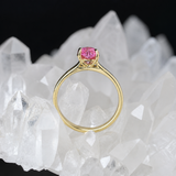 Anillo de compromiso con zafiro rosa natural de .50ct corte corazón elaborado oro amarillo de 14k