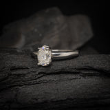 Anillo de compromiso con diamante natural de .60ct con certificación GIA elaborado en oro blanco de 14 kilates