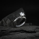 Anillo de compromiso con moissanita de 1.0ct con certificado GRA realizado en oro blanco 14 kilates