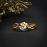 Anillo de compromiso con piedras preciosas y 30 diamantes naturales laterales elaborado en oro de 18 kilates