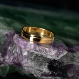 Par de argollas de matrimonio de 4mm macizas elaboradas en oro amarillo de 10k