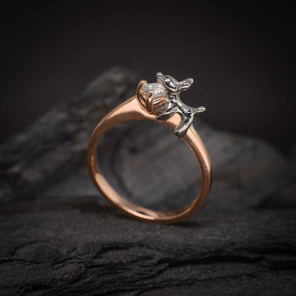 Anillo de compromiso con diamante natural de .20ct elaborado en oro de 14 kilates