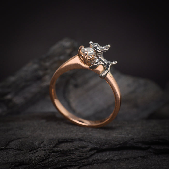 Anillo de compromiso con diamante natural de .20ct elaborado en oro de 14 kilates