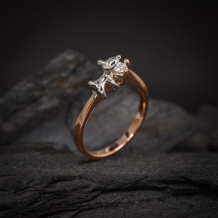 Anillo de compromiso con diamante natural de .20ct elaborado en oro de 14 kilates