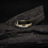 Argolla de matrimonio maciza de 4mm elaborada en oro amarillo y blanco 14k