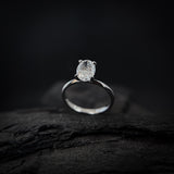 Anillo de compromiso con diamante de laboratorio de 1.0ct corte oval con certificado IGI elaborado en oro blanco de 14k