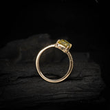 Anillo de compromiso con moissanita amarilla de 3.0ct corte esmeralda con certificado GRA y 10 moissanitas laterales elaborado en oro amarillo de 14k