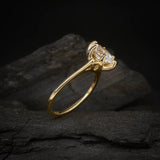 Anillo de compromiso con diamante de laboratorio de 1.5ct corte oval con certificado IGI elaborado en oro amarillo de 14k