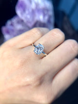 Anillo de compromiso con diamante de laboratorio de 1.0ct corte oval con certificado IGI elaborado en oro blanco de 14k