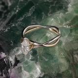 Anillo de compromiso con diamante natural de .50ct corte marquise con certificación GIA elaborado en oro blanco de 14k