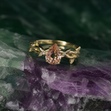 Anillo de compromiso con zafiro rosa natural de 1.0ct corte gota y 6 diamantes naturales elaborado oro amarillo de 14k