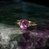 Anillo de compromiso con zafiro rosa natural de 1.0ct corte oval y 4 diamantes naturales elaborado oro amarillo de 14k