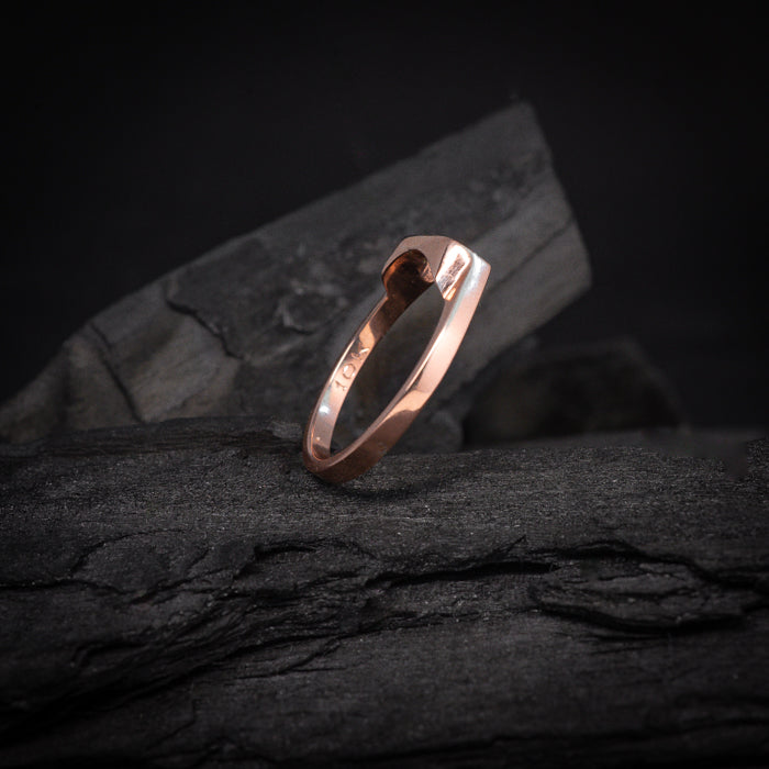 Complemento de anillo de compromiso elaborado en oro rosa de 14 kilates