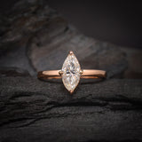 Anillo de compromiso con moissanita corte marquise de 1 quilate con certificado GRA realizado en oro rosa de 14 kilates