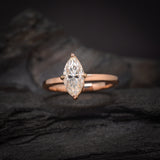 Anillo de compromiso con moissanita corte marquise de 1 quilate con certificado GRA realizado en oro rosa de 14 kilates