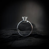 Anillo de compromiso con diamante natural central de 1.0ct corte brillante con certificación GIA elaborado en oro blanco de 14k