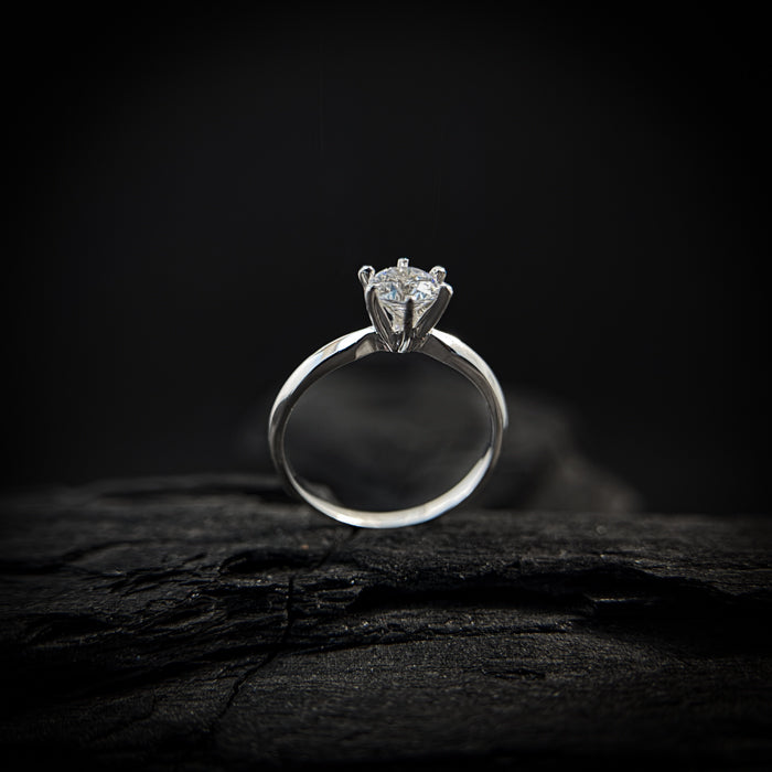 Anillo de compromiso con diamante natural central de 1.0ct corte brillante con certificación GIA elaborado en oro blanco de 14k