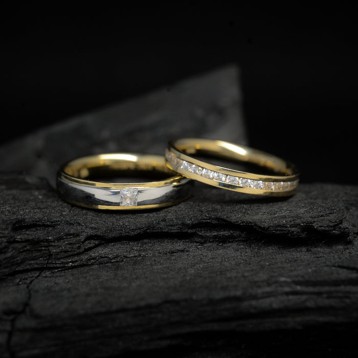 Par de argollas de matrimonio confort sólidas de 4mm y 3mm con incrustación de 39 diamantes naturales elaboradas en oro amarillo y blanco de 14 kilates