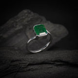 Anillo de compromiso con esmeralda natural de 1.0ct corte esmeralda elaborado en oro blanco de 14k