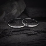 Par de argollas de matrimonio macizas de 2mm elaboradas en oro blanco de 14k