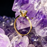 Anillo de compromiso con diamante natural central de .50ct corte brillante con certificado IGI elaborado en oro amarillo de 14k