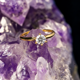 Anillo de compromiso con diamante natural central de .50ct corte brillante con certificado IGI elaborado en oro amarillo de 14k