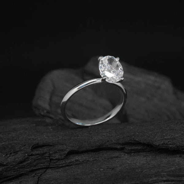 Anillo de compromiso con diamante de laboratorio de 1.0ct corte oval con certificado IGI elaborado en oro blanco de 14k