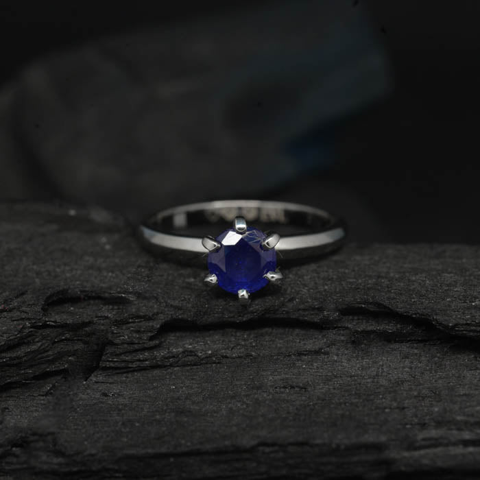 Anillo de compromiso con zafiro natural de 1.0ct corte brillante elaborado en oro blanco de 14k