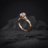 Anillo de compromiso con diamante natural central de 1.0ct con certificación GIA realizado en oro rosa y blanco de 14 kilates