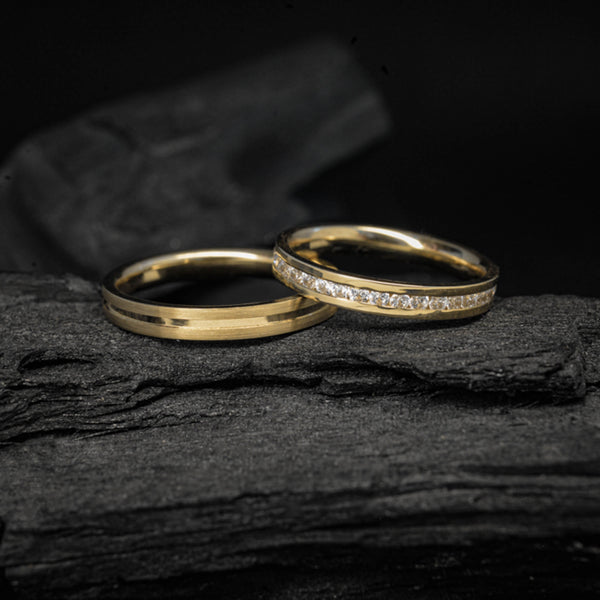 Par de argollas de matrimonio confort sólidas de 3mm con incrustación de 38 diamantes naturales (toda la pieza) elaboradas en oro amarillo de 14 kilates