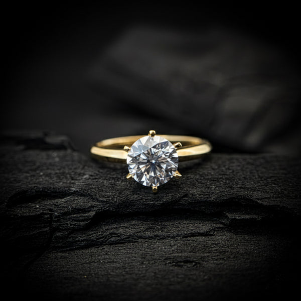 Anillo de compromiso con diamante de laboratorio central de 1.5ct corte brillante con certificado IGI elaborado en oro amarillo de 14k