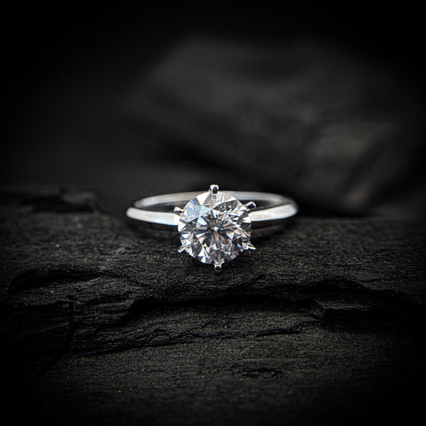 Anillo de compromiso con diamante de laboratorio central de 1.5ct corte brillante con certificado IGI elaborado en oro blanco de 14k
