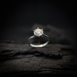 Anillo de compromiso con diamante de laboratorio central de 1.5ct corte brillante con certificado IGI elaborado en oro blanco de 14k