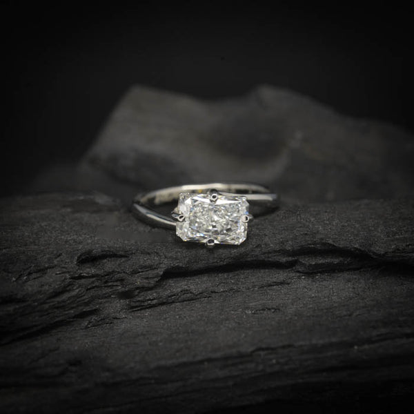 Anillo de compromiso con diamante de laboratorio de 2.0ct corte radiante con certificado IGI elaborado en oro blanco de 14k