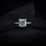 Anillo de compromiso con diamante de laboratorio de 1.5ct corte cushion con certificado IGI elaborado en oro blanco de 14k