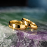 Par de argollas de matrimonio de 4mm y 5mm confort sólidas elaboradas en oro amarillo de 10k