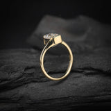 Anillo de compromiso con diamante natural de 1.0ct corte esmeralda con certificación GIA elaborado en oro amarillo de 14k