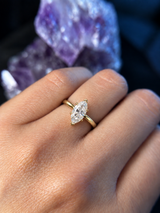 Anillo de compromiso con diamante natural de 1.0ct corte marquise con certificación GIA elaborado en oro amarillo de 14k