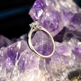 Anillo de compromiso con diamante de laboratorio de .50ct corte brillante con certificado IGI elaborado en plata .925
