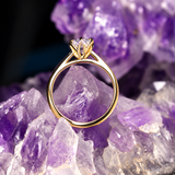 Anillo de compromiso con diamante de laboratorio central de 1.0ct corte brillante con certificado IGI elaborado en oro amarillo 14k